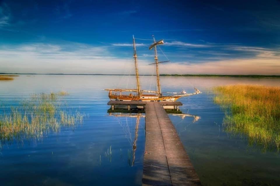 Folwark Luknajno Nad Jeziorem Sniardwy Gospoda Dziedzictwo Kulinarne Warmia-Mazury Mikołajki Buitenkant foto