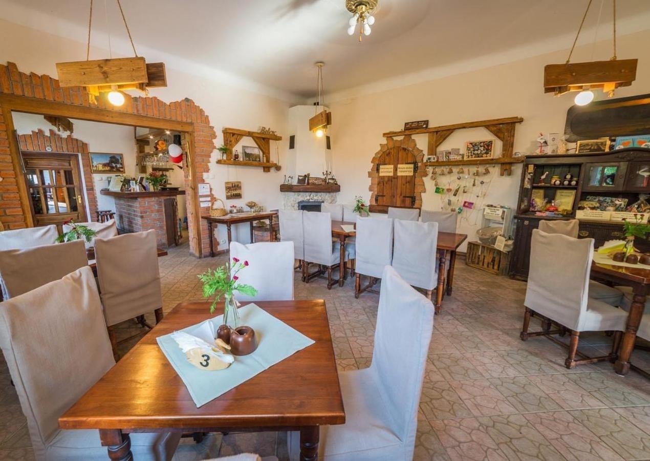 Folwark Luknajno Nad Jeziorem Sniardwy Gospoda Dziedzictwo Kulinarne Warmia-Mazury Mikołajki Buitenkant foto