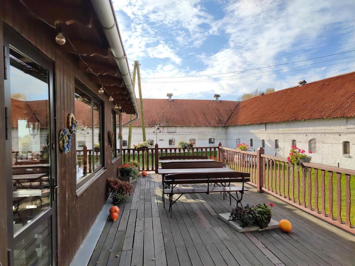 Folwark Luknajno Nad Jeziorem Sniardwy Gospoda Dziedzictwo Kulinarne Warmia-Mazury Mikołajki Buitenkant foto